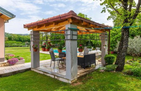 Three-Bedroom Holiday Home In Neoric - Photo 21