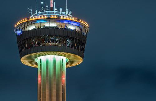 The Eastsider near Frost Bank Center Alamodome Convention Center and more - Foto 28