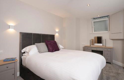 The Hideaway with Cosy Fireplace by LetMeStay - Foto 20