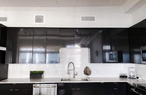 Moss & Oak - King Bed - Grand Piano - TOP FLOOR - Foto 17