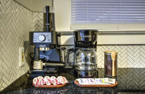 Spacious 3BR Cooper-Young Bungalow - Sleeps 8 - Walkable to Dining - Easy Access to Downtown - Parking - Foto 14