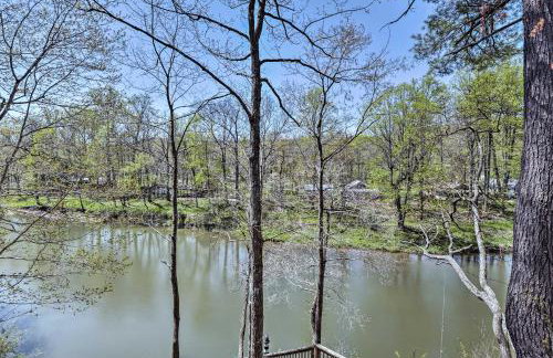 Cozy Cabin with Sunroom and Cacapon River Access! - Foto 28