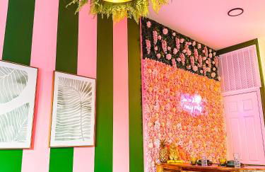 Dreaming With Dolly - Luxe Stay Near Broadway - Foto 2