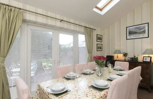 Awelon Holiday Cottage sleeps 10, Hot Tub, Log Burner, North Wales, Porthmadog - Foto 33