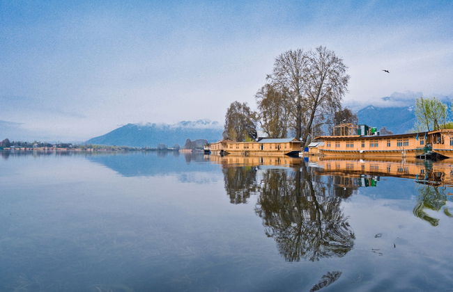 Golden Flower Heritage Houseboat - Foto 16