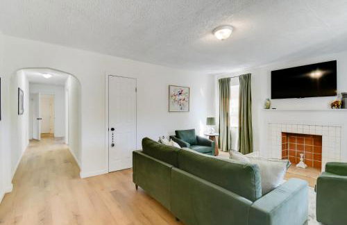 Walk to Ritter Park Renovated Home Near Marshall! - Foto 6