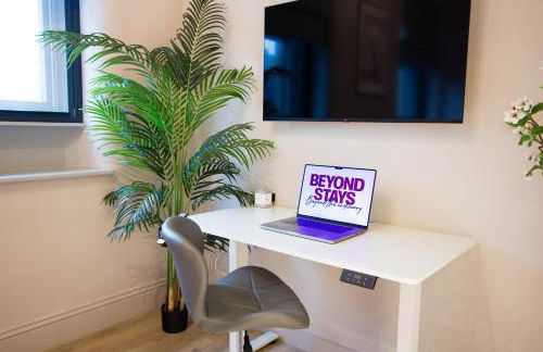 Spacious 3-Bed Retreat - Modern & Super Central - Foto 27