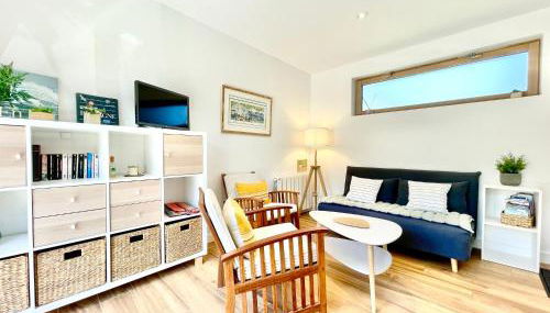 300 m Plage et Centre Ville - Parking Privatif et Gratuit sur Place - Terrasse Bois - Foto 4