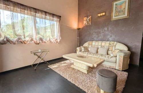 Luxurious Villa with Pool - Foto 28