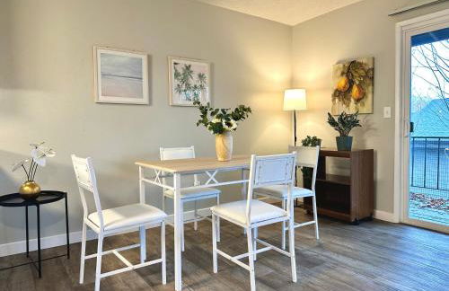 Cozy One-Bedroom Haven with Big Balcony - Foto 4