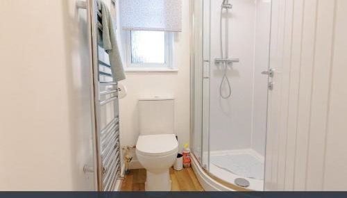 1-Bedroom Apartment with Parking - Foto 2, Shower