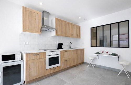 Le Sweet - By BEST KEYS - Suite Design avec Spa Privatif Balnéo - Centre-Ville - Lit Queen Size - Smart TV Netflix - Ambiance Romantique - WiFi Fibre - Check-in Autonome - Foto 13