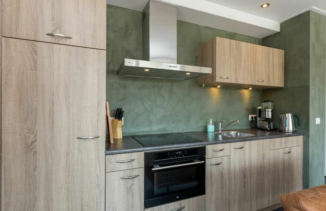 Holiday Home in Vrouwenpolder Near Beach - Photo 3