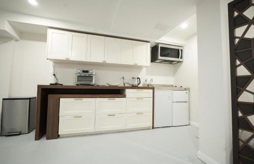 Central Square Studio with Off-Street Parking - Photo 18