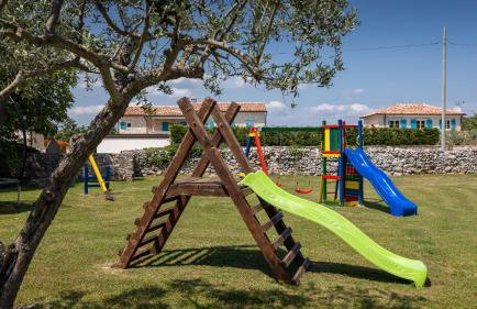 Rustic villa Marijanin Vrt with pool in Tinjan - Foto 36