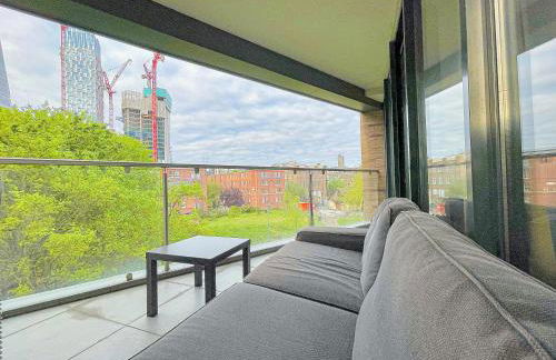 Sleek 3-bedroom flat with Balcony, Lift access, FREE WiFi in Southwark, Borough near The Shard by NourNest Apartments - Foto 27