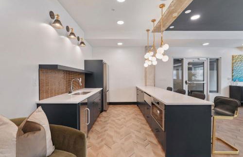 2BR and 2BA Near Events, Dining, and TRAX - Foto 34