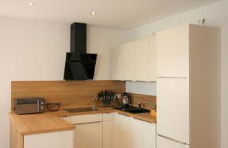 Großes Apartment mit Küche, Dusche, Badewanne, Balkon, Parkplatz vor dem Haus, ruhig gelegen, ADA4 - Foto 79