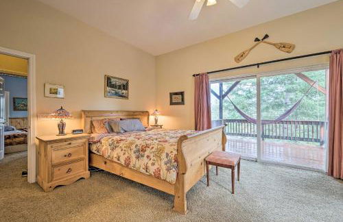 Wraparound Deck Woodland Cabin in Lake Arrowhead - Foto 17