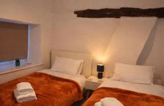 Stamford- Contractors -parking-pets - Foto 3