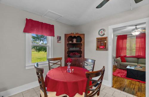 Coca Cola Cottage - Stay & Play Near Purina Farms - Dog Friendly - Foto 32