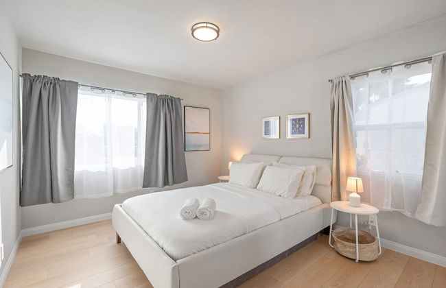 Luxury Modern Retreat w Spacious Yard Premium Comfort - Foto 31