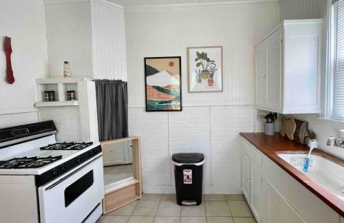 Historic & Chic Beaumont Getaway - Photo 16