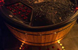 Playroom XXL Loft LOVE Room avec Espace spa Terrasse vue sur les toits Salle de jeux pour adultes Libourne centre 10 min de St Emilion Proche Bordeaux - Foto 1