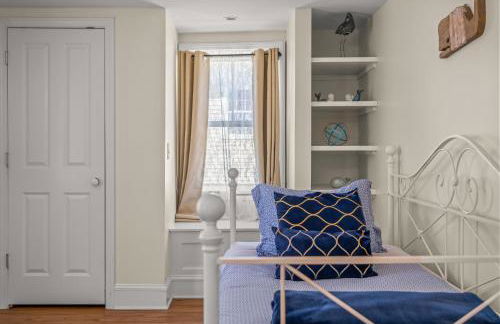 Coastal Victorian Home Walk to Downtown - Foto 21