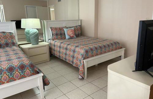 Oh Buoy! Catch the Breeze at This Beachfront Escape! Sleeps 8! - Foto 9