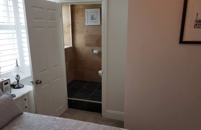 Direct Sea Views, Seafront Location & Free Parking - Foto 9