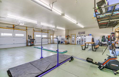 Clark Riverfront Retreat with Fire Pit and Views! - Foto 16