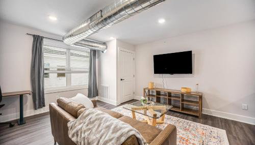 Upscale Abode - Brand New Corporate Apt Downtown - Foto 5