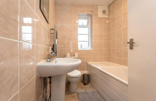 BEST PRICE! Perfect Gunwharf Accommodation - 5 single beds or Kingsize FREE PARKING - Foto 12