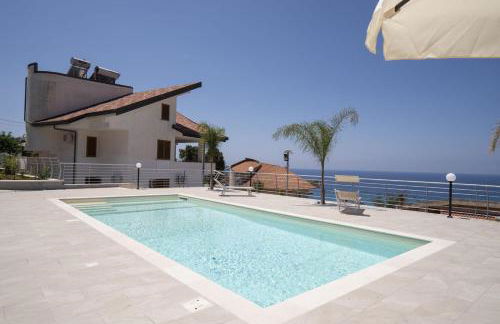 Villa Acquamarina, Family apartments with pool - 300 meters from the beach - Foto 28