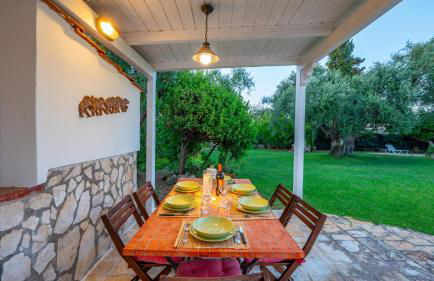 Villa Giglio with Garden and Mini Pool by Rentbeat - Foto 14