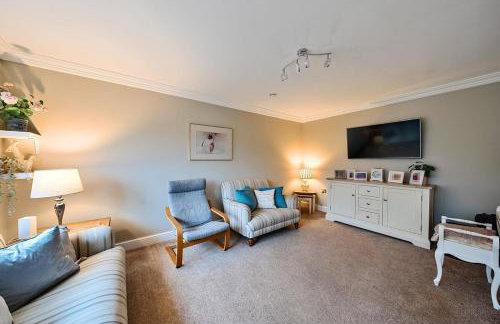 Luxurious Modern Henley Home with Pool & Hot Tub, 5 Bedrooms, Parking - Foto 29