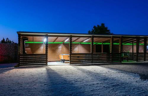 Cozy and Chic Little House with Pool Ivinj-2 - Foto 57