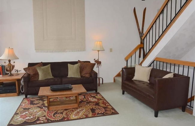 Seven Springs Sunridge 1 BR Loft Deluxe Condo, Ski-In/Out by RedAwning - Photo 4