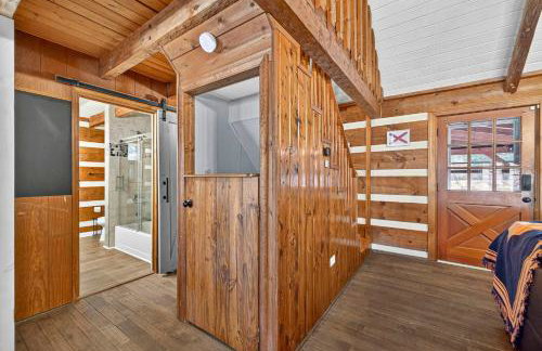 Riverfront w Hot Tub Game Room Fire Pit & More - Foto 26