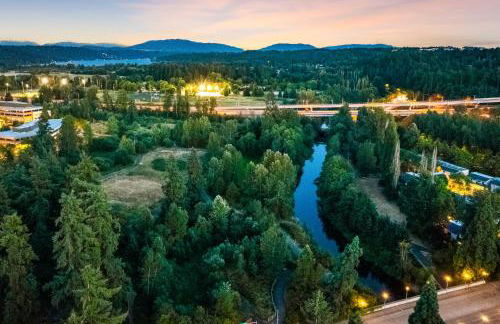 Posh Lofty Pad in Central Redmond - 92 Walkscore! - Foto 40