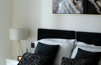 Modern- Battersea Power Station 2-Bed Apartment with Balcony - Foto 38