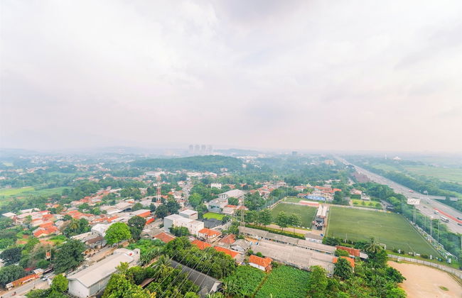 Homey And Minimalist 1Br Royal Sentul Park Apartment - Photo 16