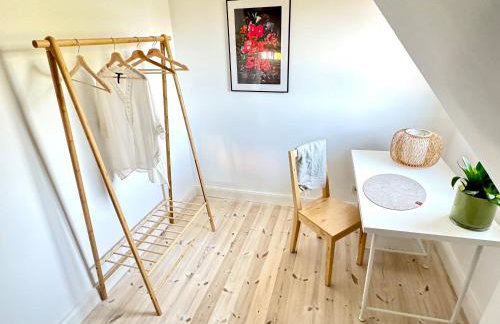 Stilvolles Haus mit Naturgarten & Weitblick - für Familien & Freunde - Foto 12