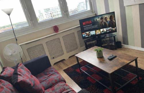 City Centre - Next to Hilton Hotel - Victoria Centre 2 Bedrooms Apartments - Close to Theatre Royal - in Victoria Centre Shopping Centre - 24 Hours Access - Parking Cars or Vans from Five Pounds a Day - Onsite Parking from Ten Pounds a Day - Foto 15