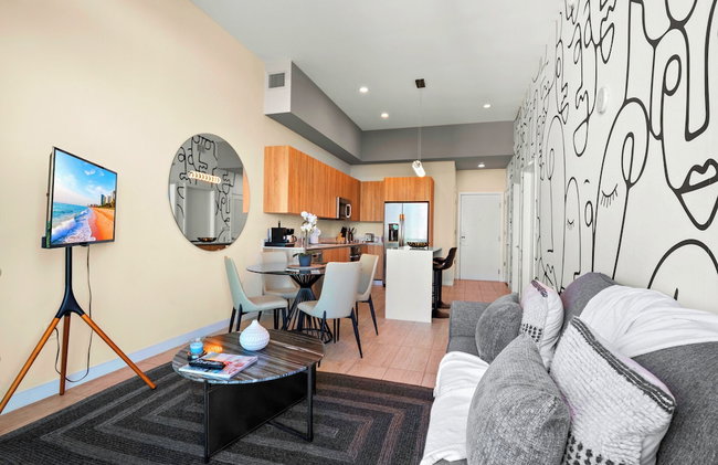Poolside District Condo - We Host - Foto 38