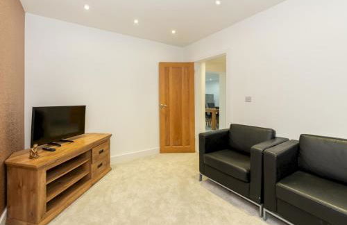 Charming Modern Home in Central Wokingham - Pass the Keys - Foto 11