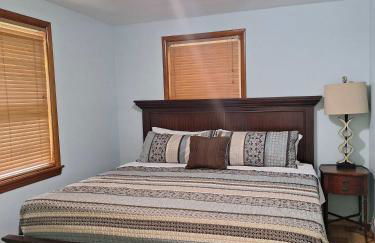 Dog-Friendly Nature Escape with Hot Tub and Fire Pit - Foto 12