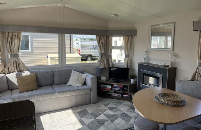 Heacham Beach Coastal 2 Bedroom Chalet Retreat - Photo 5