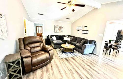 Pool Theater Convenient Location 4bedroom2 bath - Foto 15